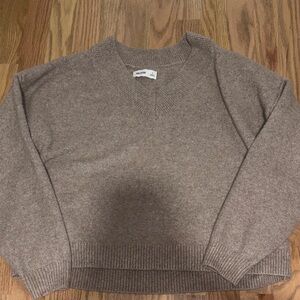 Hollister Women's Tan V-Neck Sweater